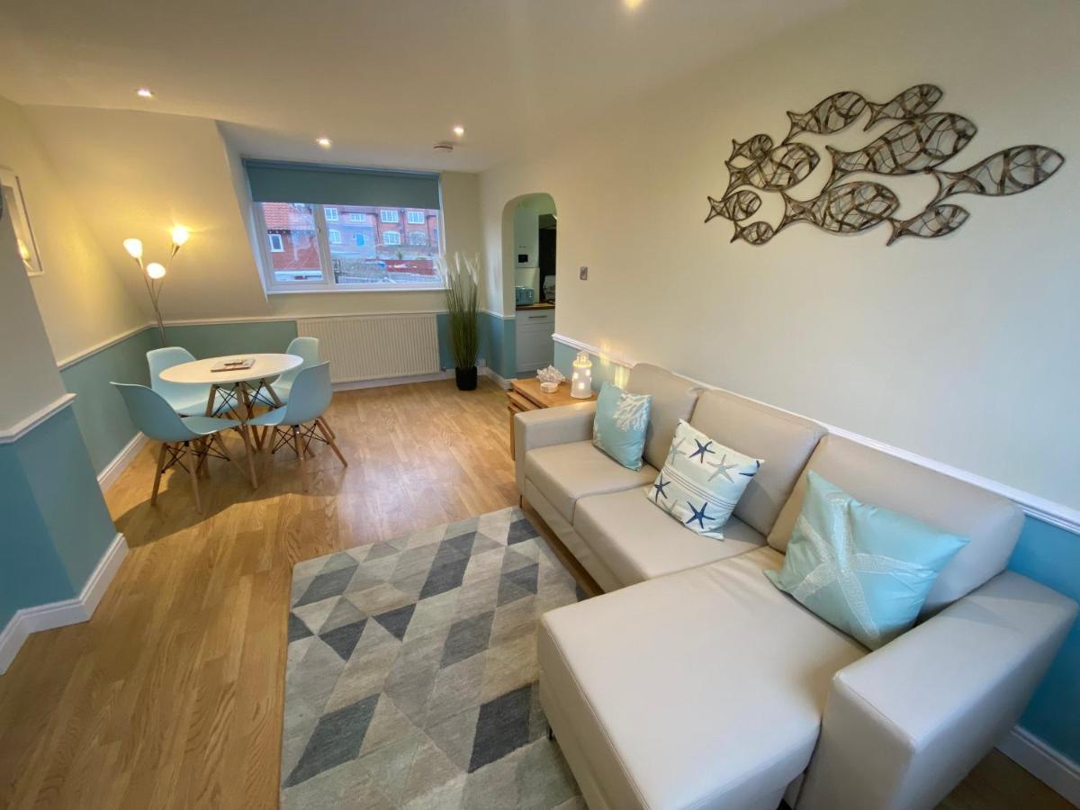 Lighthouse View, One Min From Harbour & Beach Apartment Scarborough Exterior photo