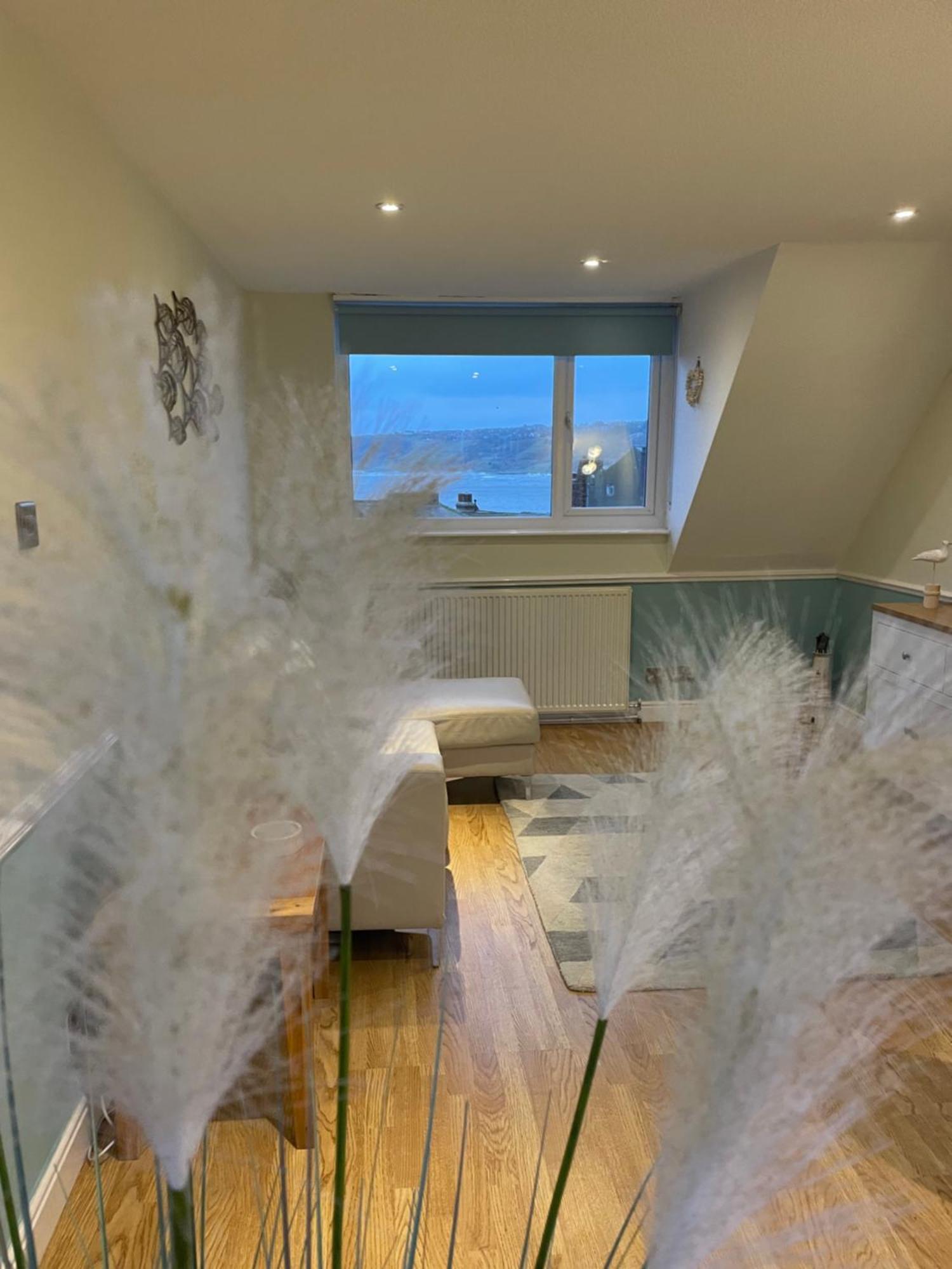 Lighthouse View, One Min From Harbour & Beach Apartment Scarborough Exterior photo